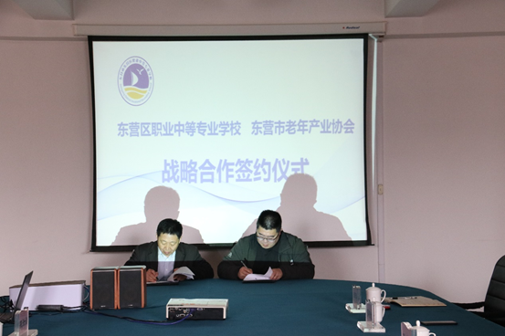 校企合作谋发展 产学双赢谱新篇——法律咨询助力产教融合新范式